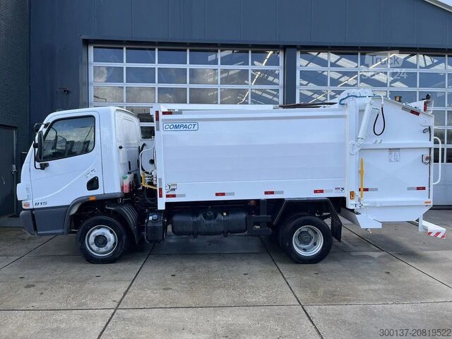 Vehicul de colectare a deșeurilor Mercedes-Benz Accelo 815 4x2 Garbage Compactor (2 units) Acce...