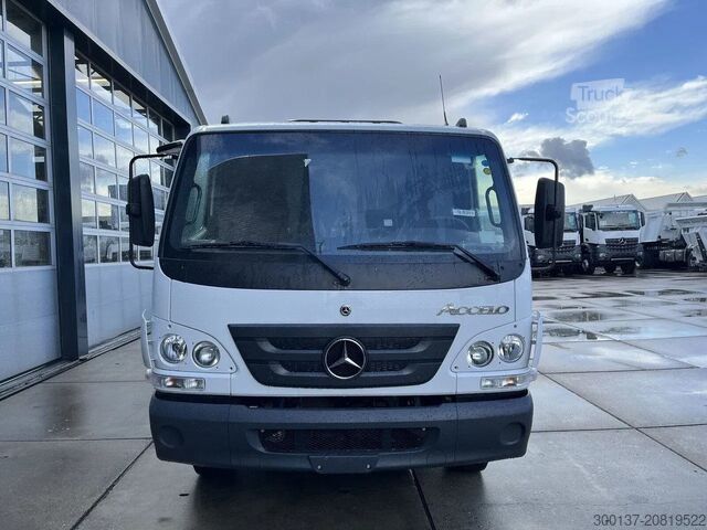 Vehicul de colectare a deșeurilor Mercedes-Benz Accelo 815 4x2 Garbage Compactor (2 units) Acce...