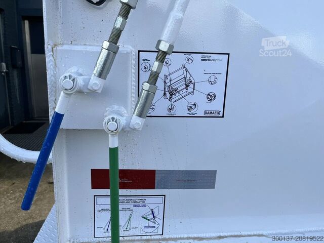 Vehicul de colectare a deșeurilor Mercedes-Benz Accelo 815 4x2 Garbage Compactor (2 units) Acce...