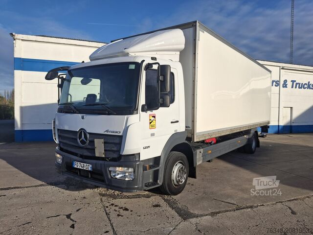 Autocamion cu caroserie tip cutie Mercedes-Benz ATEGO 1221 L - E6