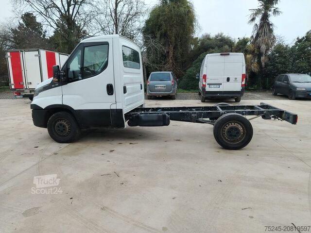 Transporter Fahrgestell Iveco DAILY 35S 13 2.3 MJT