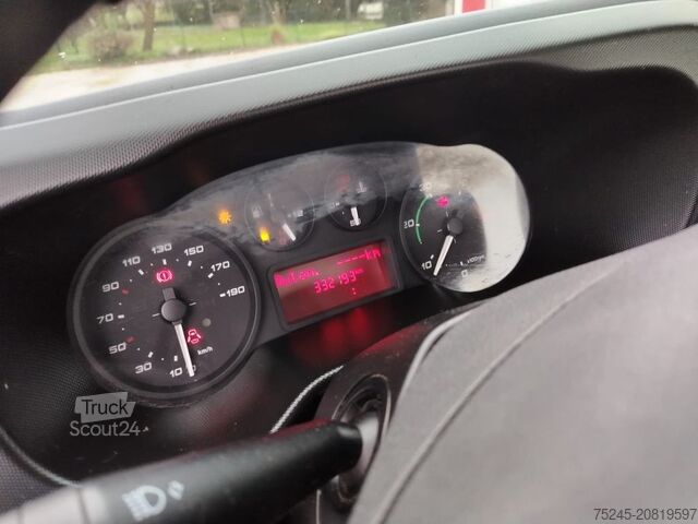 Transporter Fahrgestell Iveco DAILY 35S 13 2.3 MJT