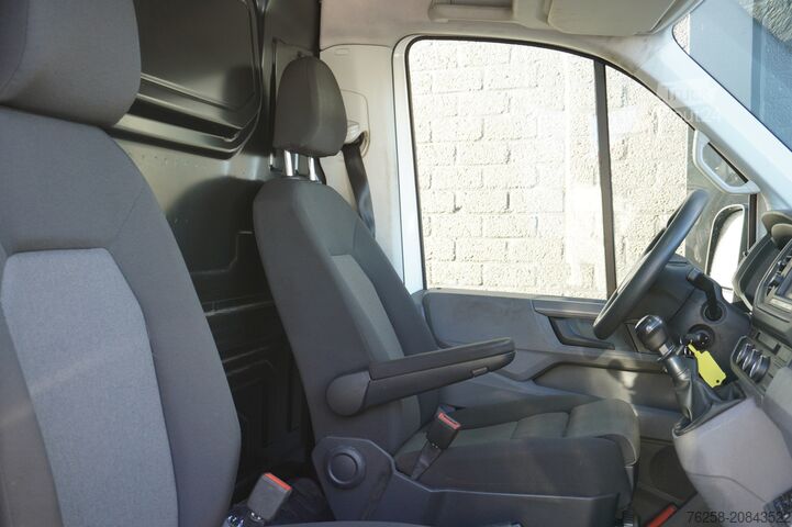 Delivery van Volkswagen Crafter 2.0 TDI 177PK L3H3 - EURO 6 - Airco - C...