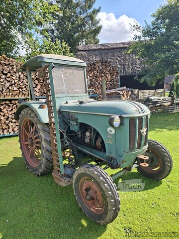 Vintage tractor Hanomag R324