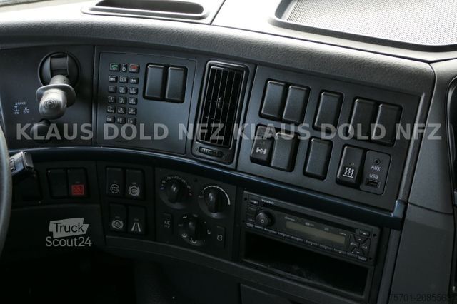 Standard tractor unit VOLVO FH 420 Globetrotter XL-Tank Euro 5