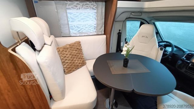 Półzintegrowany kamper LAIKA Ecovip Titanio L 2009