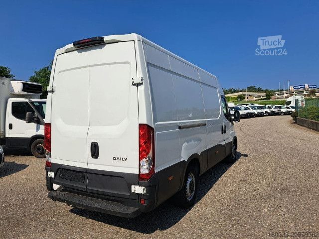 Furgone IVECO 35S16V