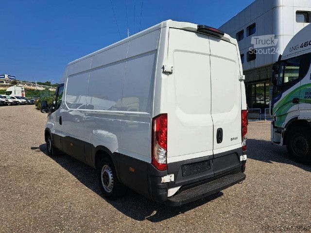 Furgone IVECO 35S16V