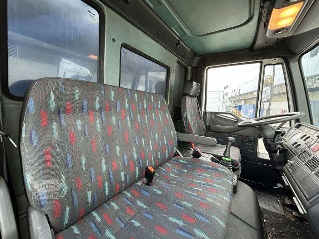 Camión plataforma con toldo IVECO ML65E14