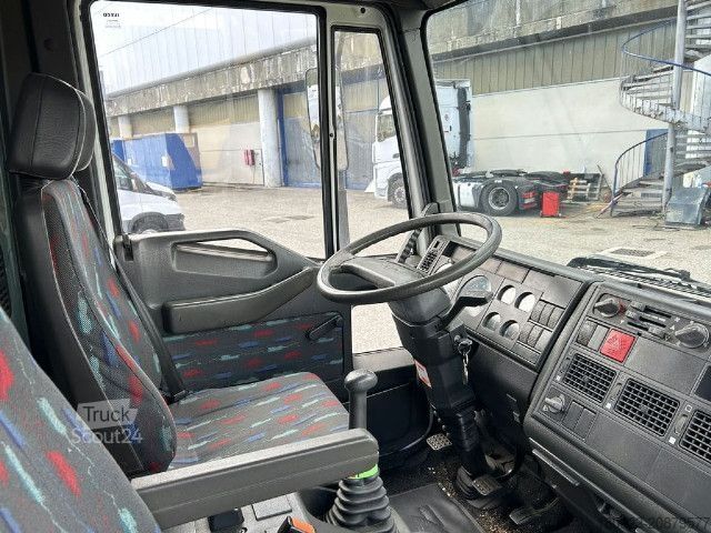 Camión plataforma con toldo IVECO ML65E14
