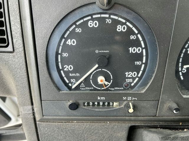 Camión plataforma con toldo IVECO ML65E14