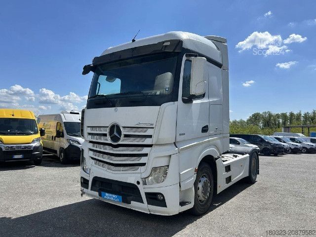 Tractor estándar Mercedes-Benz Mercedes Actros 1851