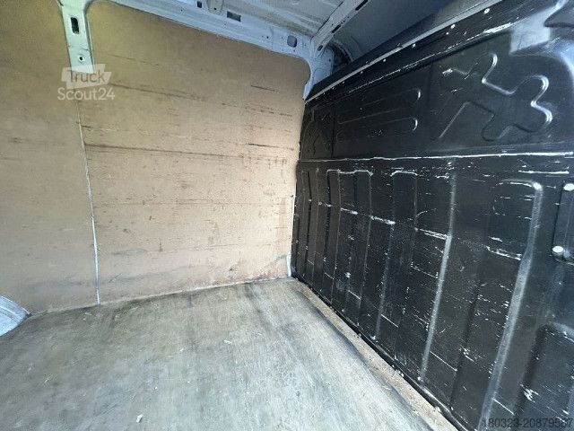 Furgoneta IVECO 35S14