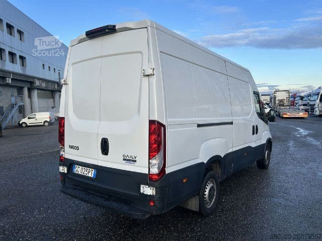 Furgoneta IVECO 35S14