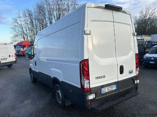 Furgoneta IVECO 35S14