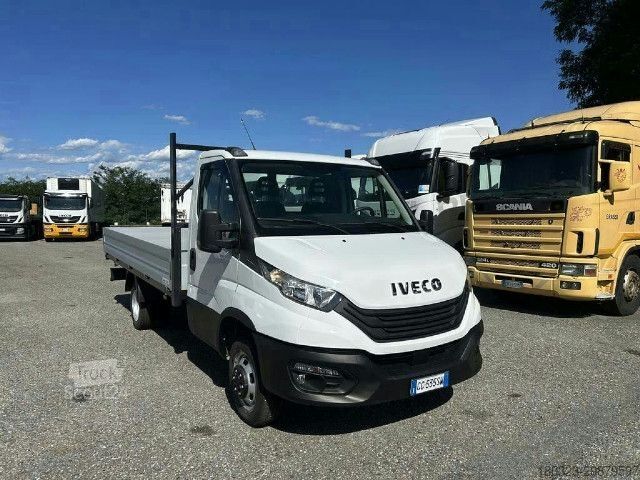 Camión de plataforma IVECO 35C14