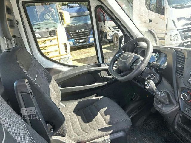 Camión de plataforma IVECO 35C14