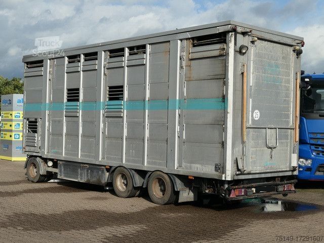 Pferdeanhänger Bannas AT 24.83, 3 Etagen, Schweine, Liftachse
