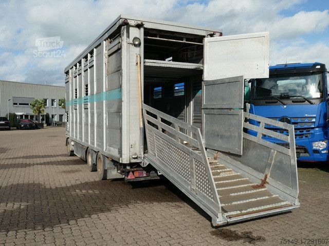 Pferdeanhänger Bannas AT 24.83, 3 Etagen, Schweine, Liftachse