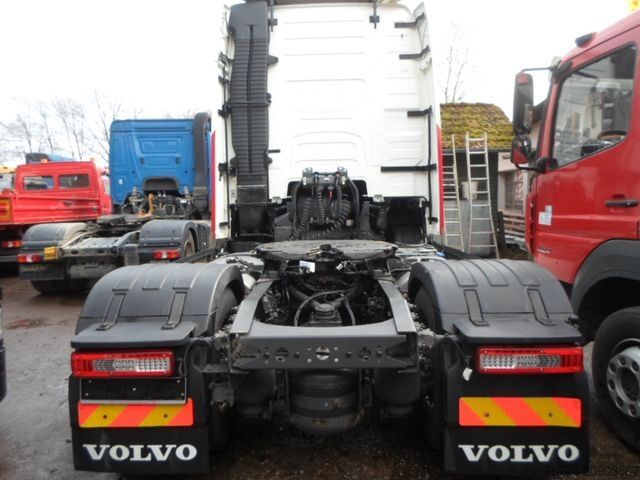 Standardni vlačilec VOLVO FH 460 XL/ VOLLSPOILER