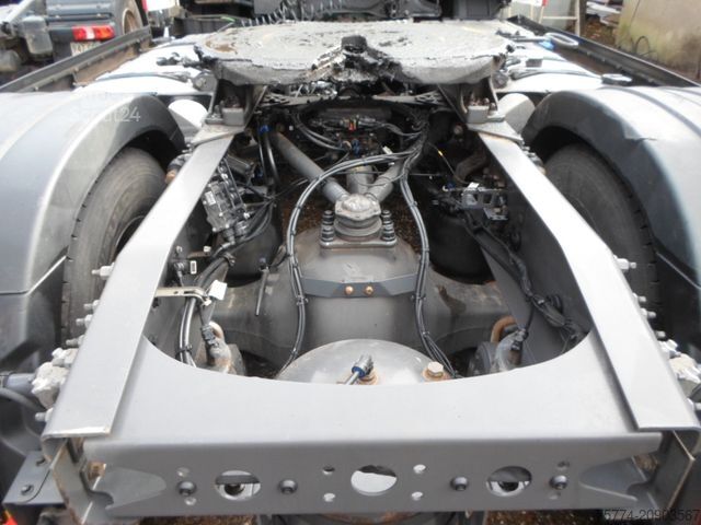 Standardni vlačilec VOLVO FH 460 XL/ VOLLSPOILER