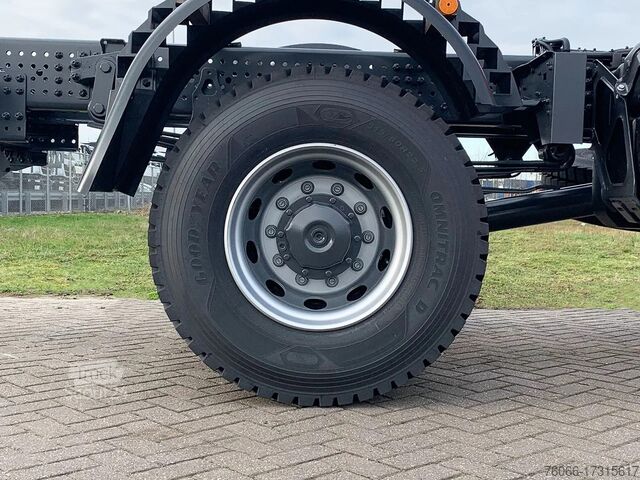 Chasis con cabina Mercedes-Benz Zetros 2045 Chassis Cabin