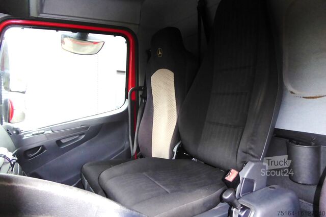 Bil Mercedes-Benz 818 L
