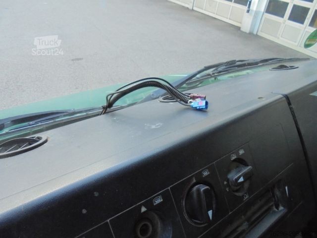 Трьохсторонній самоскид-фургон MERCEDES-BENZ 818 Vario DOKA Dreiseitenkipper