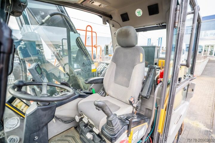 Escavadora de rastos VOLVO EW160E