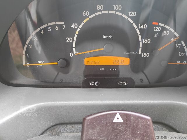 Bestelwagen met afneembare huifbeugel en zeildoek Mercedes-Benz Sprinter 313