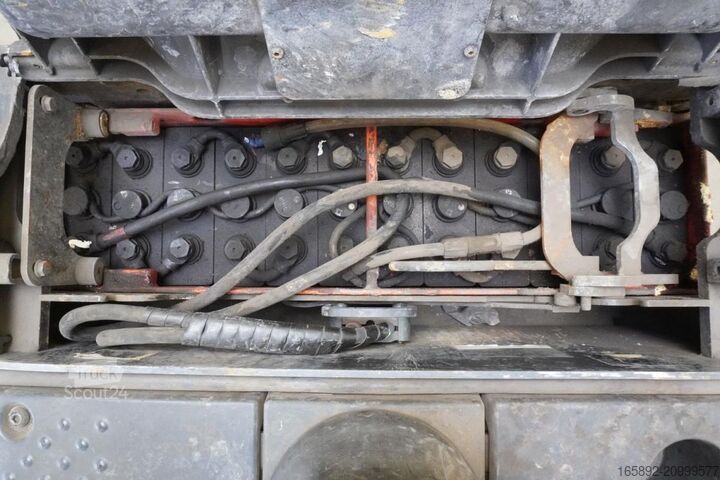 Elektrische meelooppallettruck met sta-platform Linde T 20 SP 131