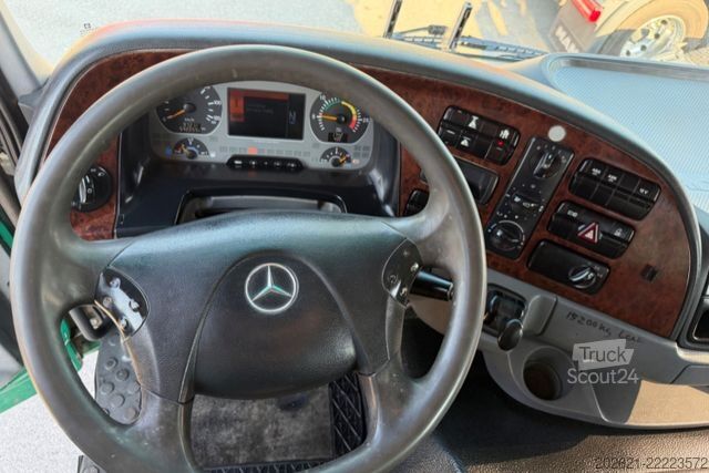 Kiper kamion MERCEDES-BENZ Actros 3244 8x4 Rückwärtskipper