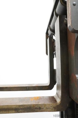 Chariot à mât rétractable Linde R 16 HD 1120