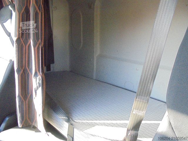 Standard SZM DAF CF430 FT langes Day Cab Bett MX-Bremse Telefon