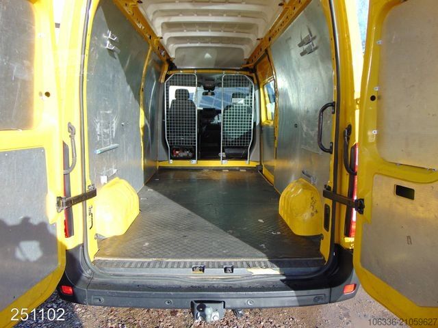 Fourgon surélevé RENAULT Master 2.3 dCi 135 L3H3 -Kamera-