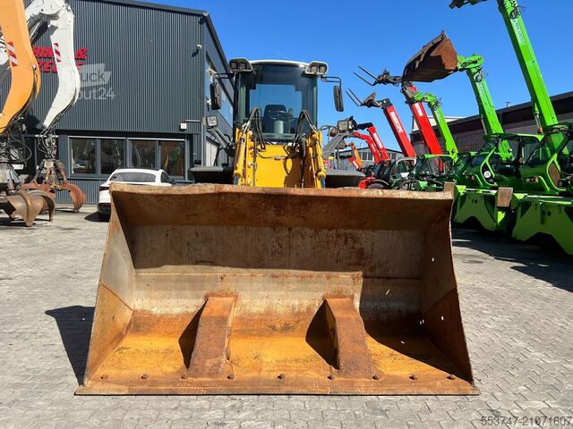Wiellader Liebherr L524 2plus2
