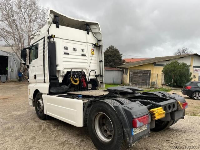 Τυπική μονάδα τράκτορα MAN TGX 18.480