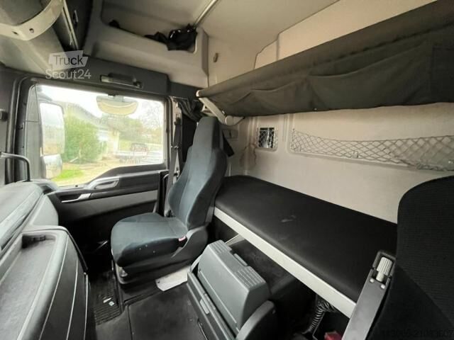 Τυπική μονάδα τράκτορα MAN TGX 18.480