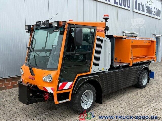 Dodávka s vysokou strechou Hansa Hansa AZP 1003L Winterdienst-Streuer + Schild