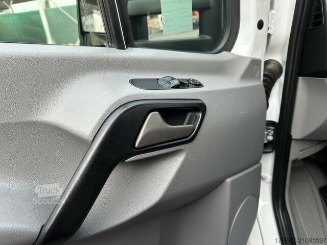 Transporter mit Doppelkabine Mercedes-Benz Sprinter 519 CDI DoKa Koffer 3,5 to AHK Last