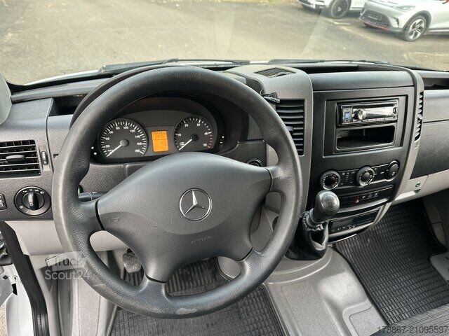 Transporter mit Doppelkabine Mercedes-Benz Sprinter 519 CDI DoKa Koffer 3,5 to AHK Last
