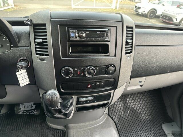 Transporter mit Doppelkabine Mercedes-Benz Sprinter 519 CDI DoKa Koffer 3,5 to AHK Last