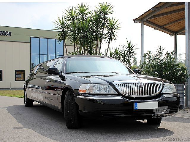 Stretch Limosine Ford Lincoln Town Car Stretch Limousine