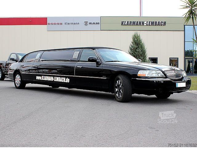 Stretch Limosine Ford Lincoln Town Car Stretch Limousine