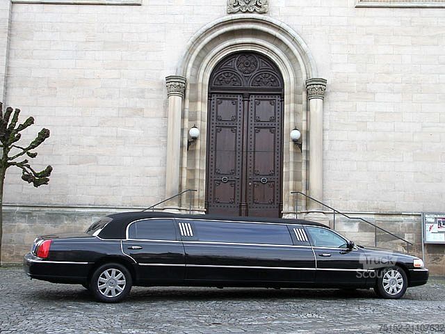 Stretch Limosine Ford Lincoln Town Car Stretch Limousine