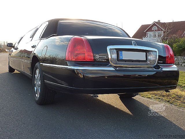 Stretch Limosine Ford Lincoln Town Car Stretch Limousine
