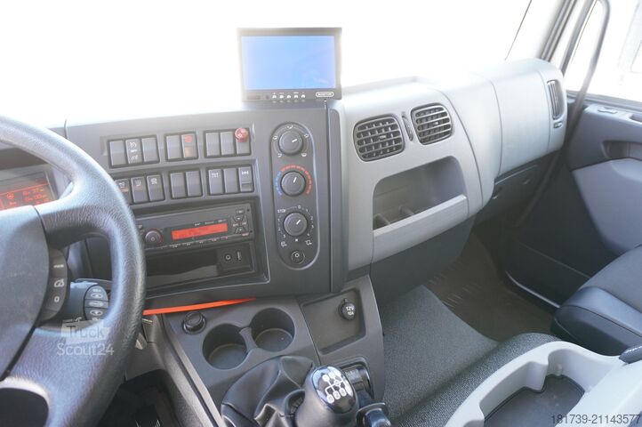 Kylaggregat med två temperaturzoner Renault D210 12T / Bitemperature Refrigerator