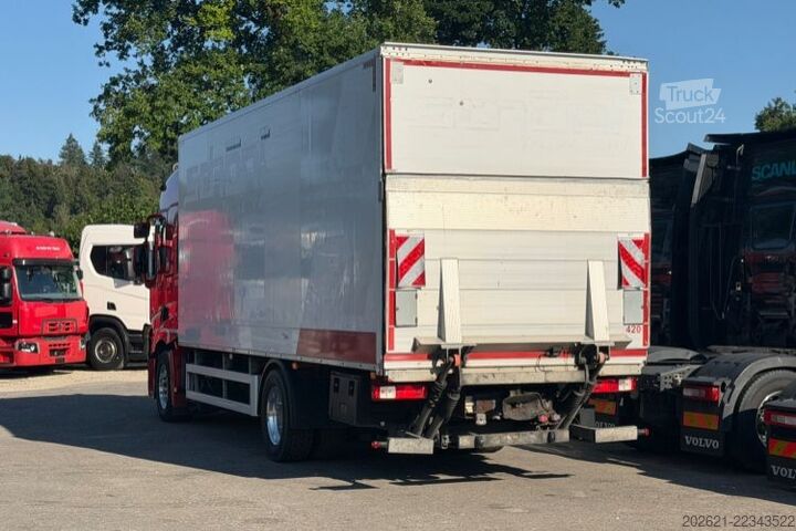 Camião de caixa fechada RENAULT T460 4x2