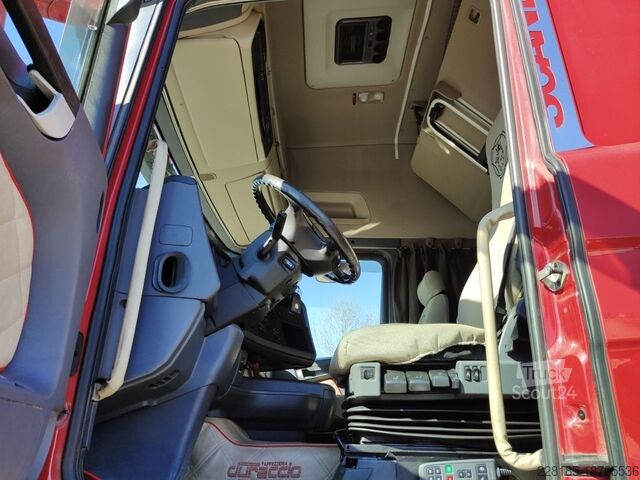 Véhicule tracteur SCANIA R - R490