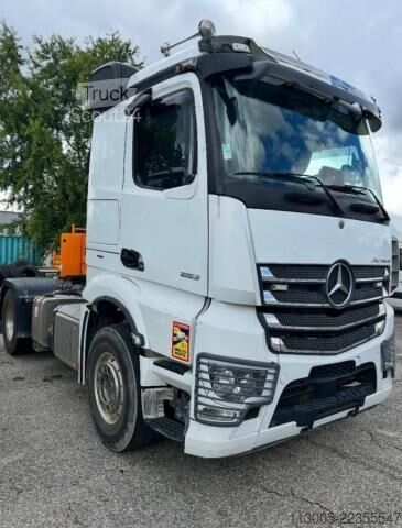 Стандартный седельный тягач Mercedes-Benz Actros 1853